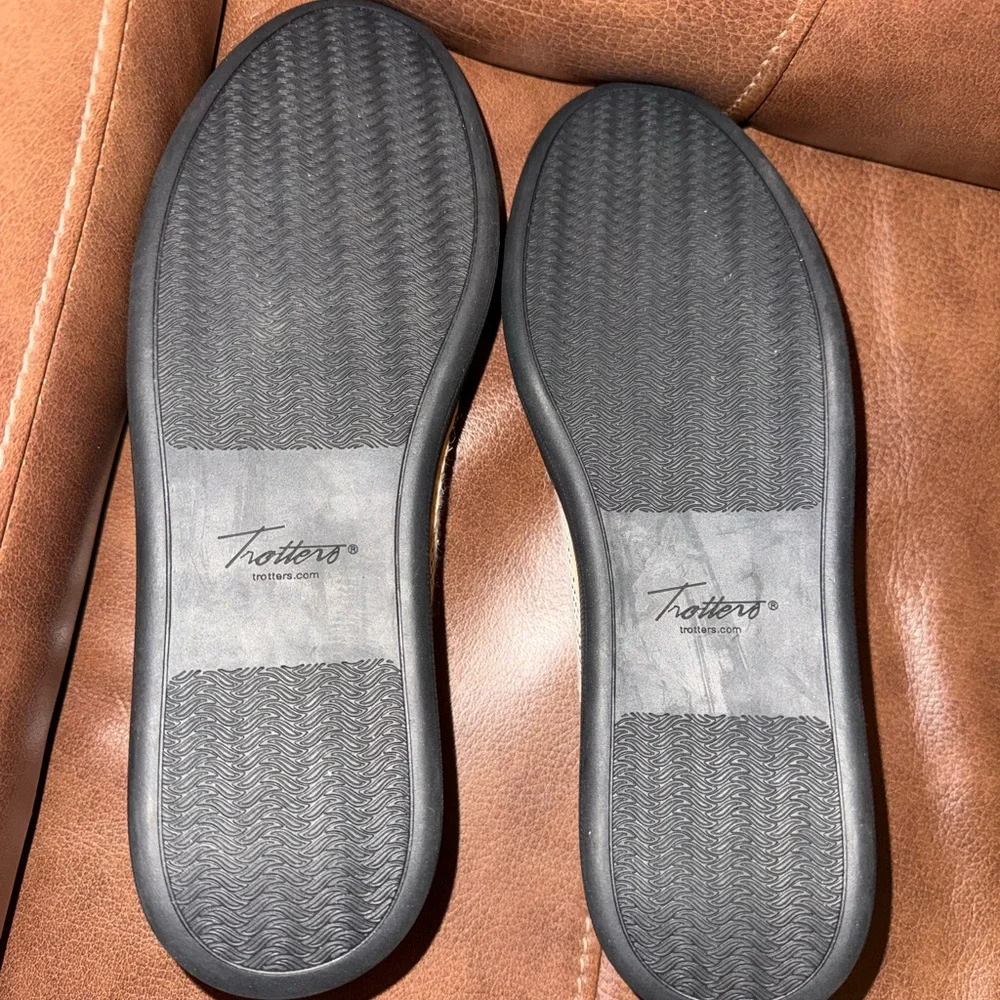Trotters Black and White Espadrille Slip-On Flats